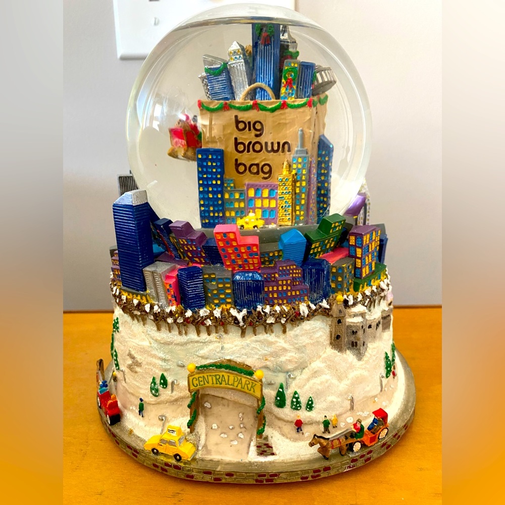 RARE 2000 Bloomingdales Broadway Cares TIMES SQUARE TWIN TOWERS SNOW GLOBE.